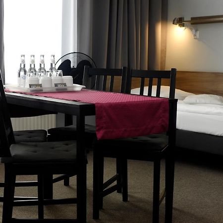 Hostel Helios Września Exteriér fotografie