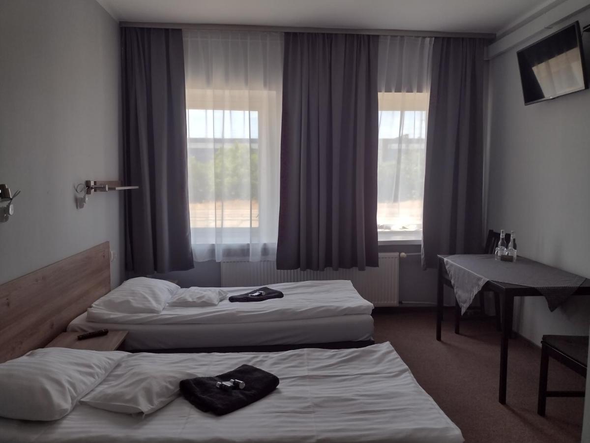 Hostel Helios Września Exteriér fotografie