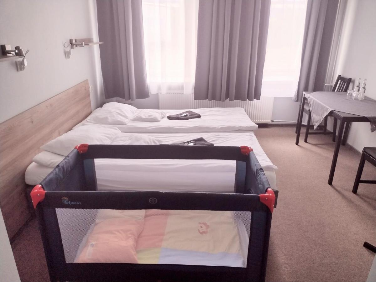 Hostel Helios Września Exteriér fotografie
