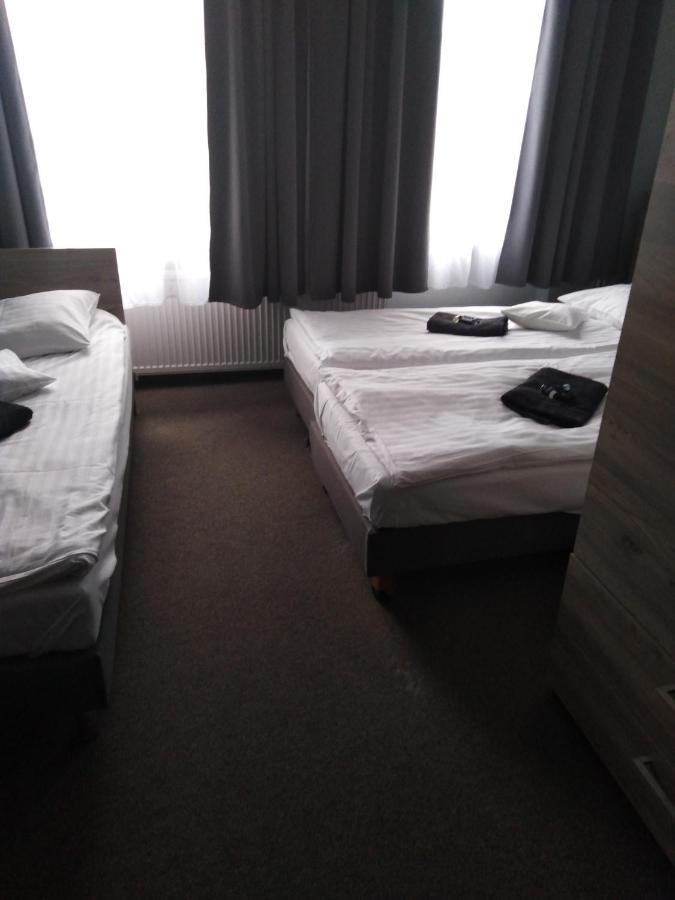 Hostel Helios Września Exteriér fotografie